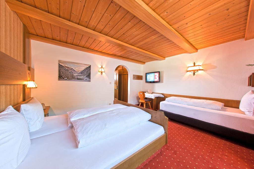 Chalet Tschallener Ried im Oberinntal Ruang foto